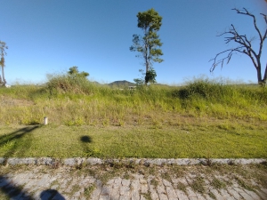 Terreno no condomnio Jardim Uba com 360m, Ubatiba